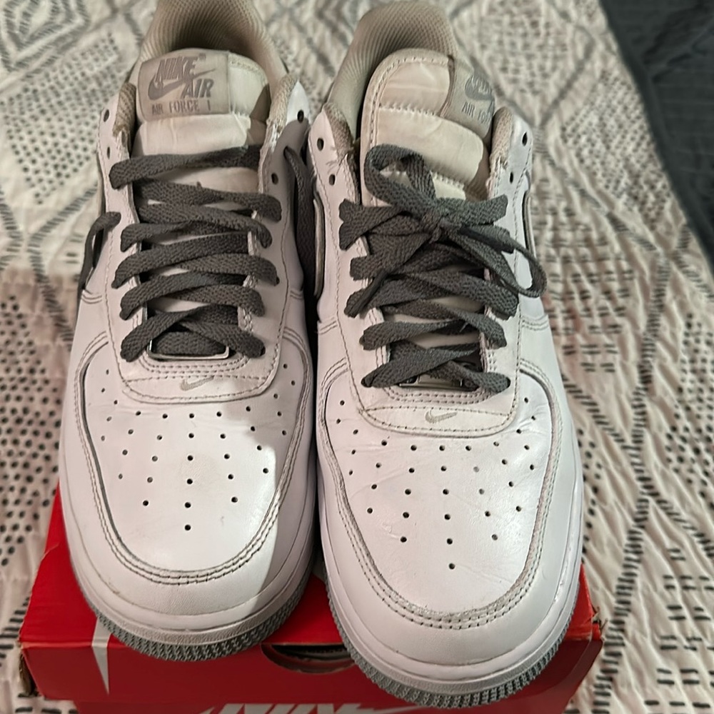 Men’s size 9.5 Air Force ones gray bottoms